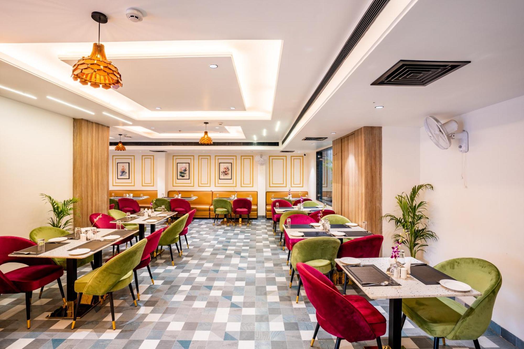 Regenta Place Raaj Agra, Tajganj Агра Экстерьер фото