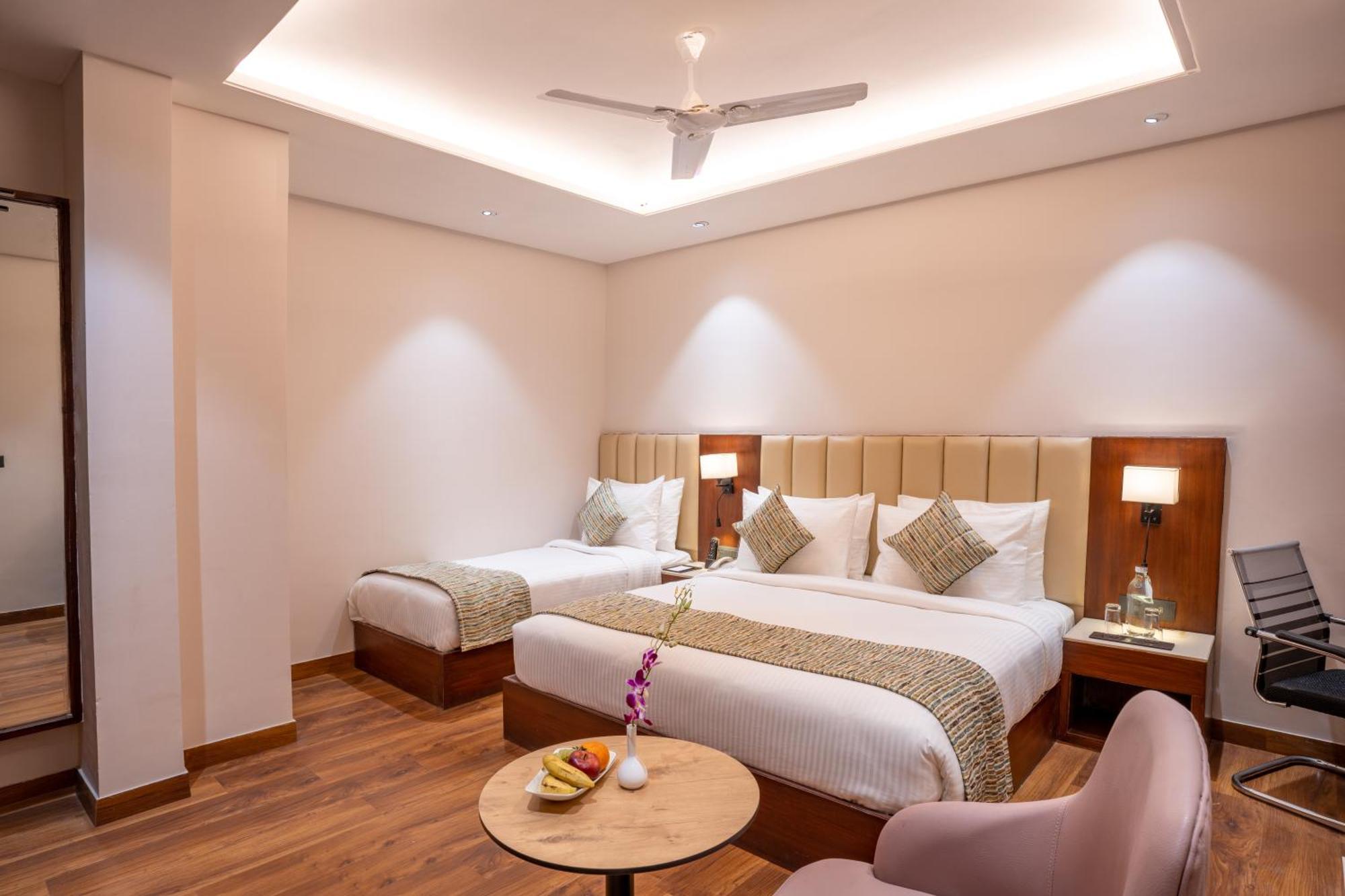 Regenta Place Raaj Agra, Tajganj Агра Экстерьер фото